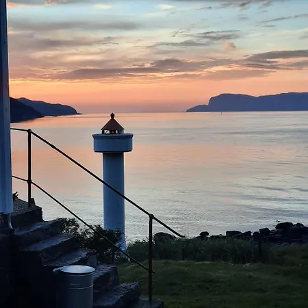 Ulvesund Fyr * Rödberg