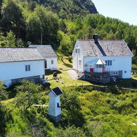 Ulvesund Fyr Bed & Breakfast *