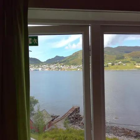 Ulvesund Fyr * Raudeberg