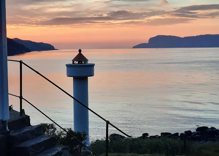 Ulvesund Fyr * Rödberg