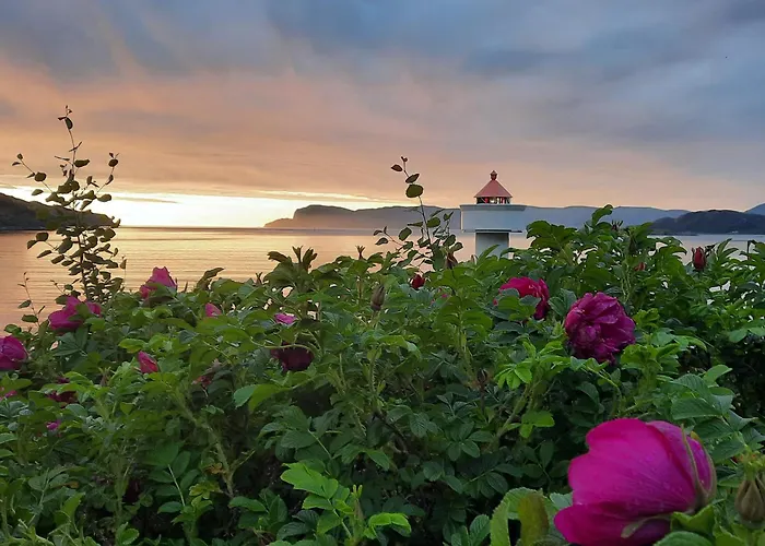 Ulvesund Fyr * Rödberg